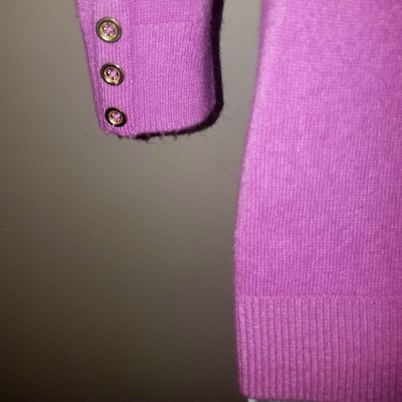 2 Med Blouses - Black V Neck - Lilac Sweater Top - Picture 4 of 8